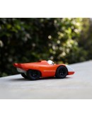 Playforever Zemonsta Egon – Oranje retro speelgoedauto vol energie